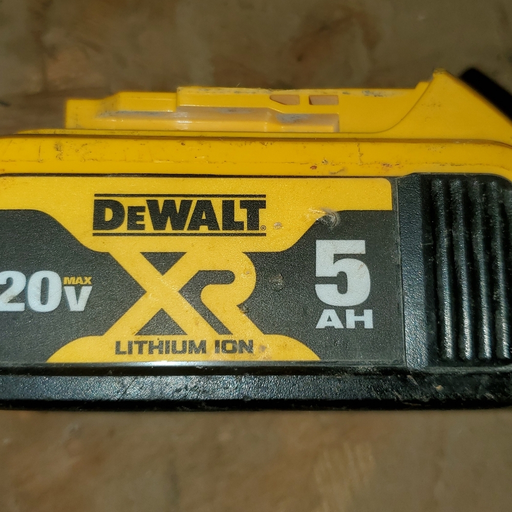 dewalt xr brushless 5amp battery